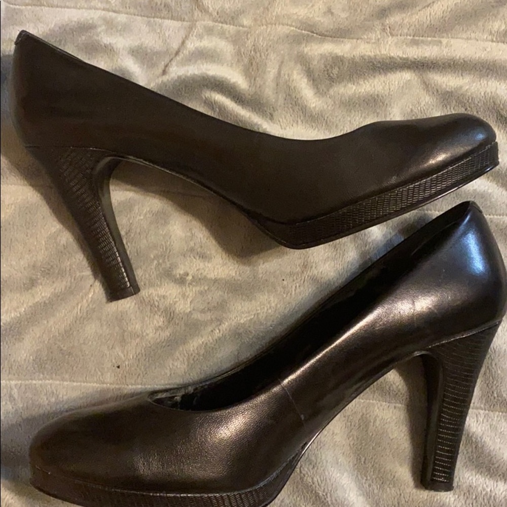 Bandolino pumps